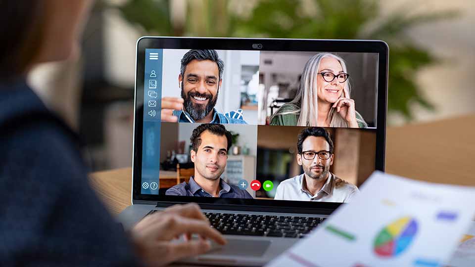 7 tips when guiding adults through digital platforms