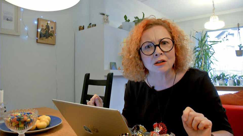 Journalisten Heidi sprider kunskap om nättroll och fake news Journalisten Heidi sprider kunskap om nättroll och fake news