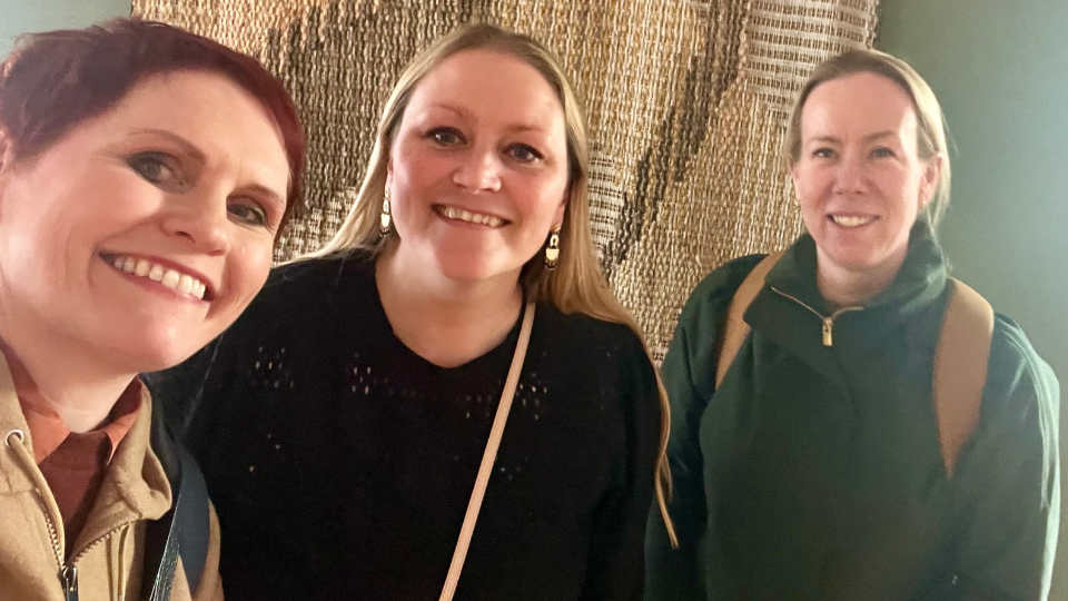 Line Vikre Skifjeld (til venstre),Stine Hansen Bakkebø (til høyre) og Karense Foslien (i midten)