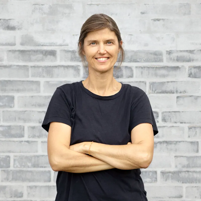 Vi ved endnu ikke, om det på lang sigt er en fordel eller en ulempe at bruge AI-læsemetoder, fortæller Trine Gandil, som er lektor på Københavns Professionshøjskole og ekspert i ordblindhed. Fotograf: Lisbeth Hjort