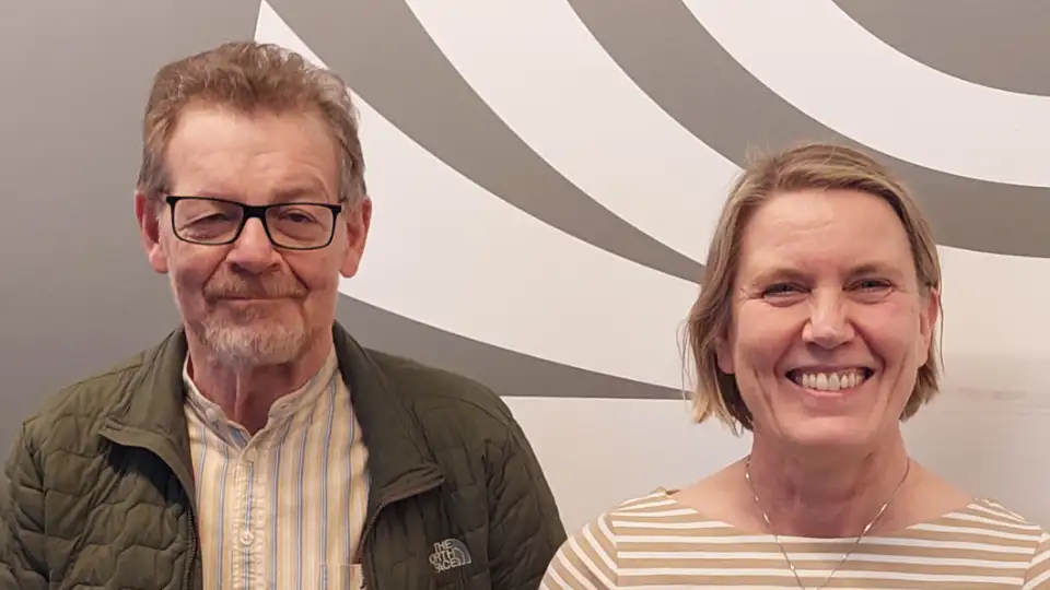 Sigríður Anna Þráinsdóttir, språkrådgiver og Dr. Eiríkur Rögnvaldsson, professor emeritus.