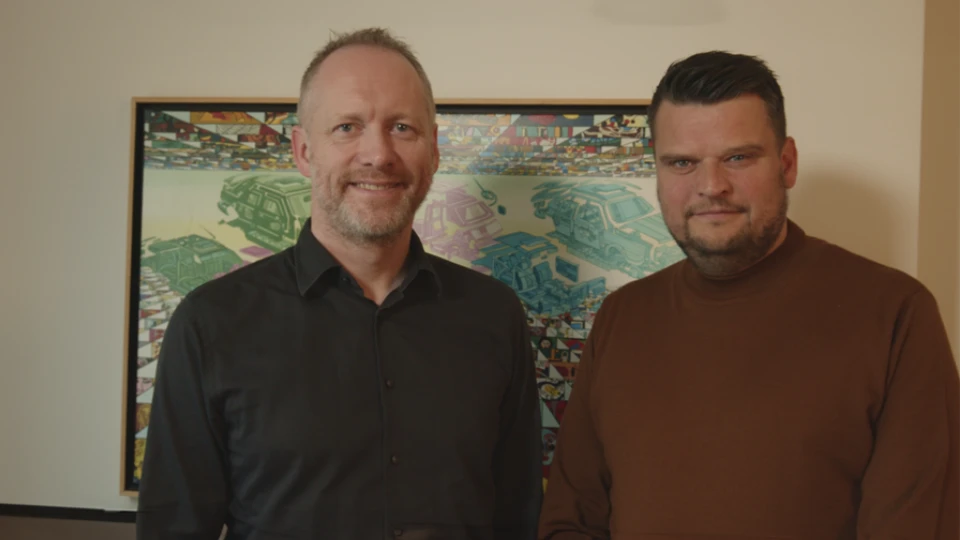 Guðmundur Ingi Guðbrandsson, sosial- og arbeidsmarkedsminister, og Jón Gunnar Þórðarson, administrerende direktør i Bara tala. Guðmundur Ingi Guðbrandsson, sosial- og arbeidsmarkedsminister, og Jón Gunnar Þórðarson, administrerende direktør i Bara tala.